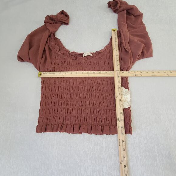 Altar'd State women's long sleeve swiss dot smocked bodice top mauve Milkmaid - Picture 6 of 11